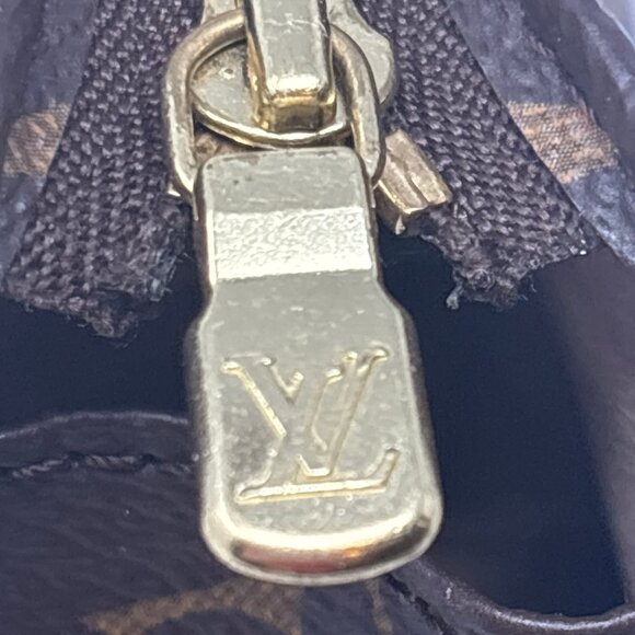 Louis Vuitton Monogram Toiletry Bag - Picture 2 of 5